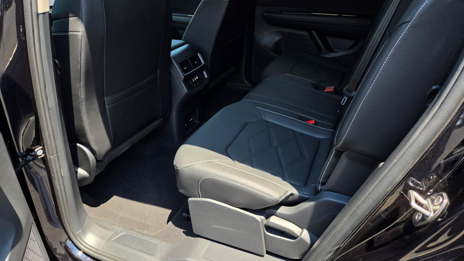 Used 2026 Volkswagen Atlas SE FWD image 46
