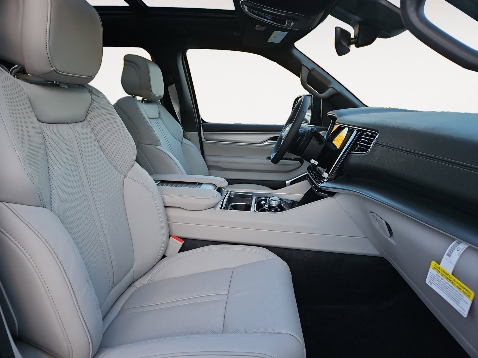 New 2025 Jeep Wagoneer 4WD image 15