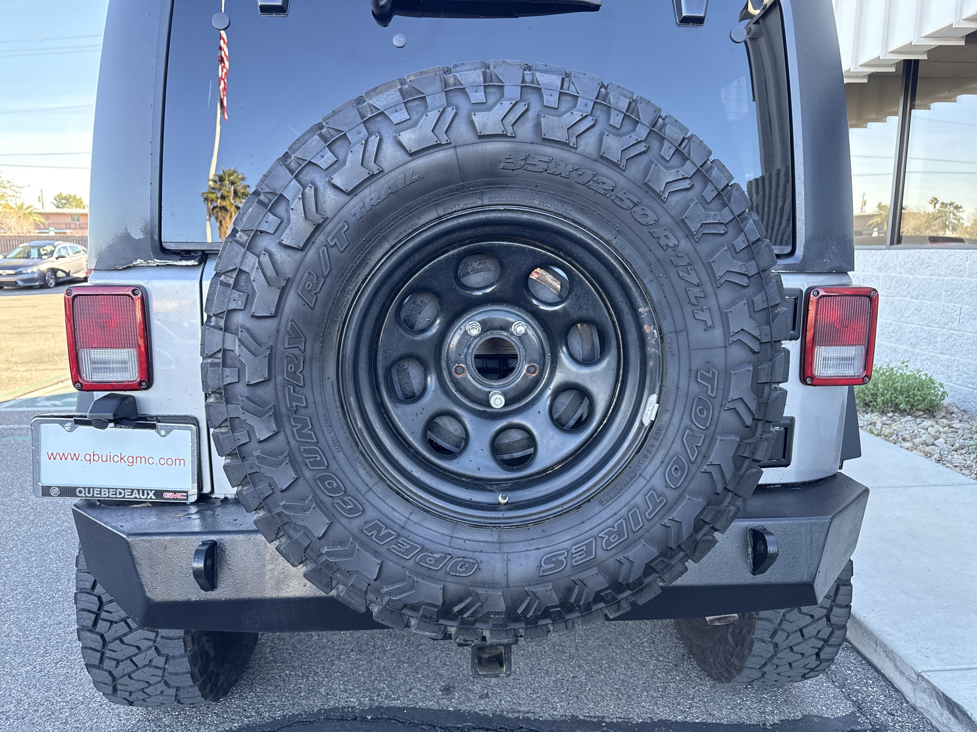 Used 2015 Jeep Wrangler Unlimited Rubicon w/ Connectivity Group image 15