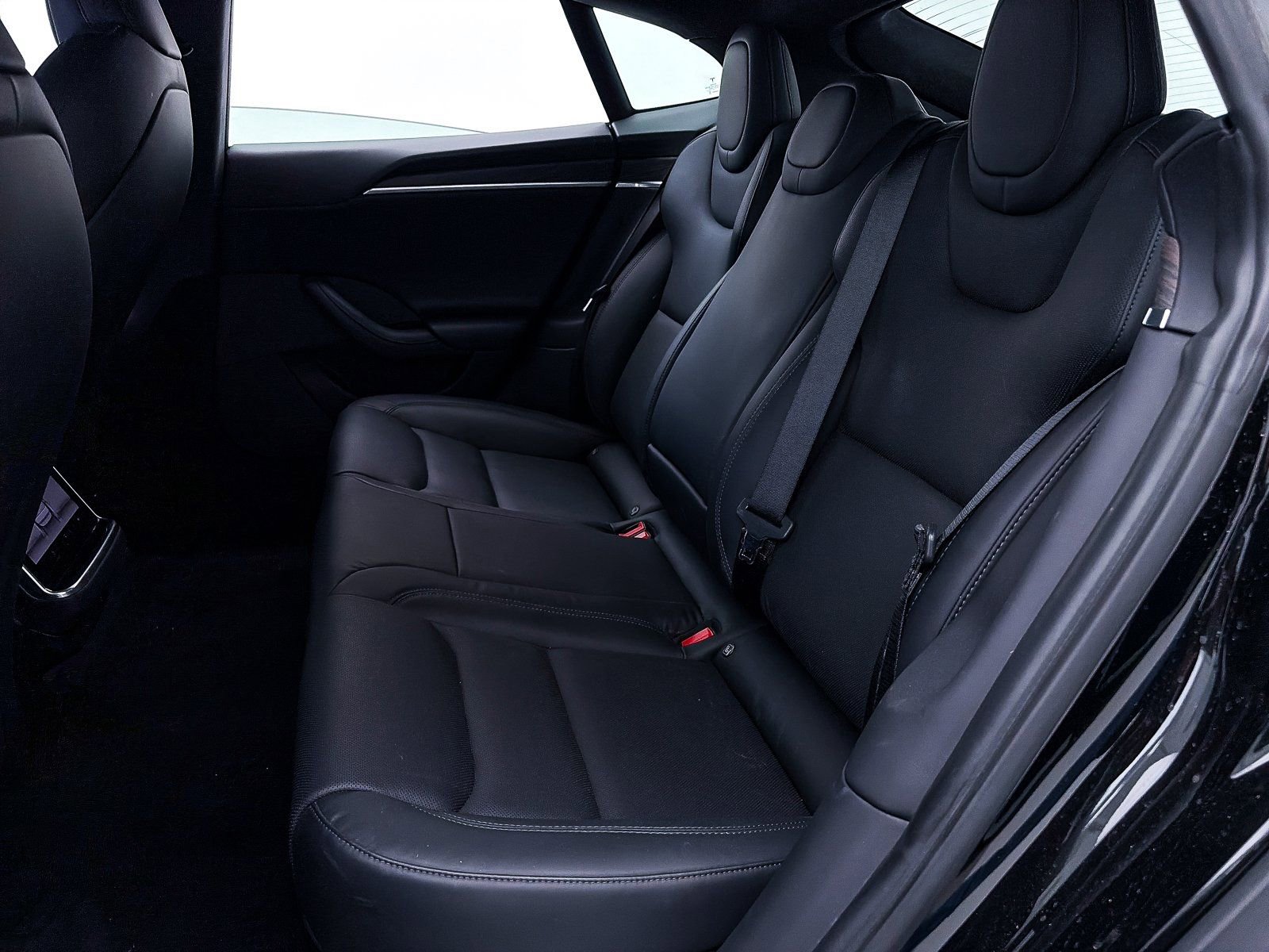 Used 2022 Tesla Model S image 35