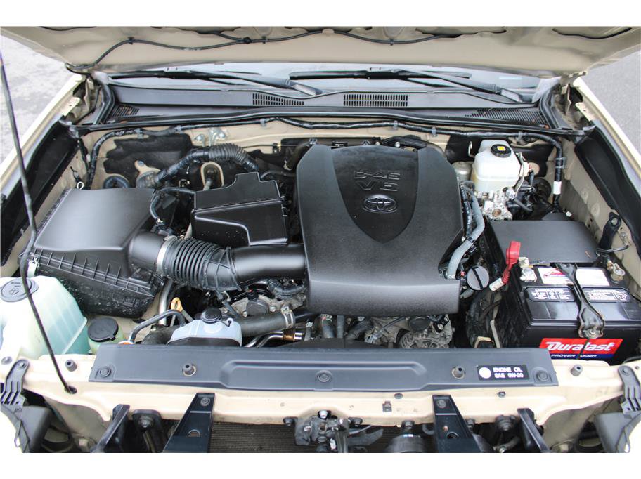 Used 2018 Toyota Tacoma TRD Off-Road w/ Technology Package image 39