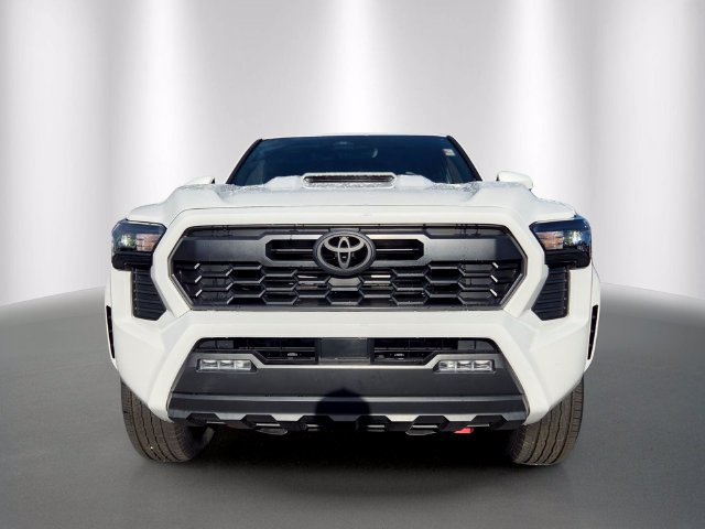 Used 2024 Toyota Tacoma TRD Sport AWD/4WD image 2