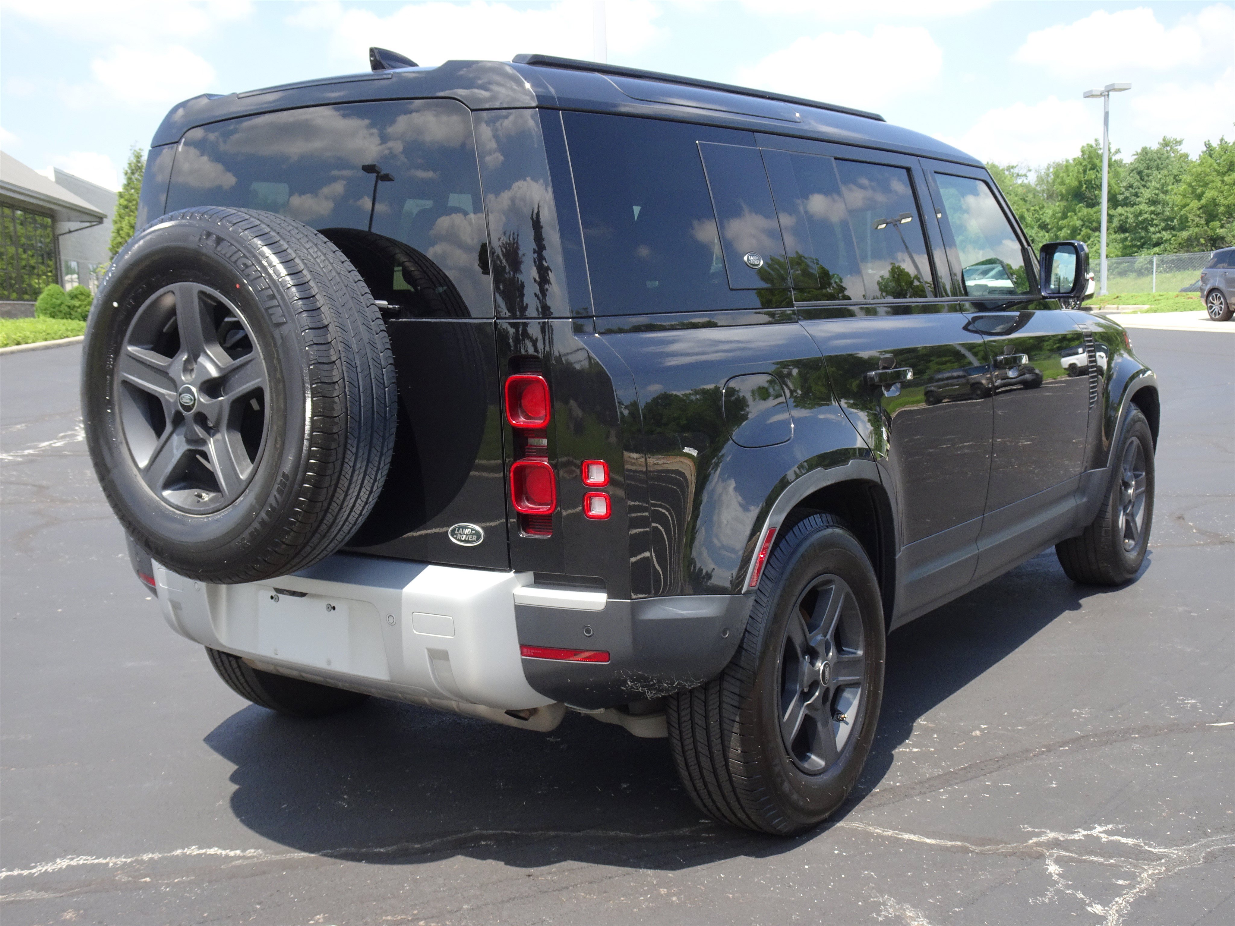 Used 2021 Land Rover Defender 110 S AWD/4WD image 9