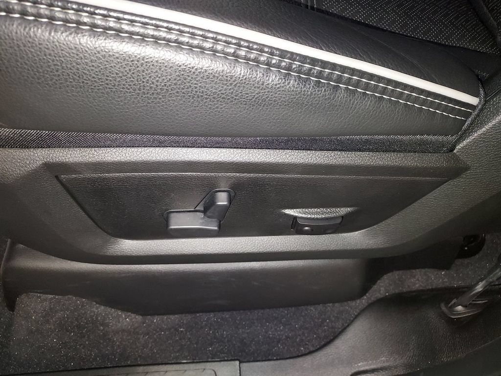 New 2026 RAM 2500 Laramie AWD/4WD image 18