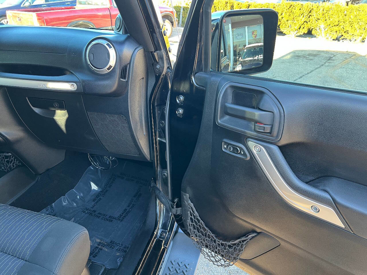 Used 2011 Jeep Wrangler Sahara image 24