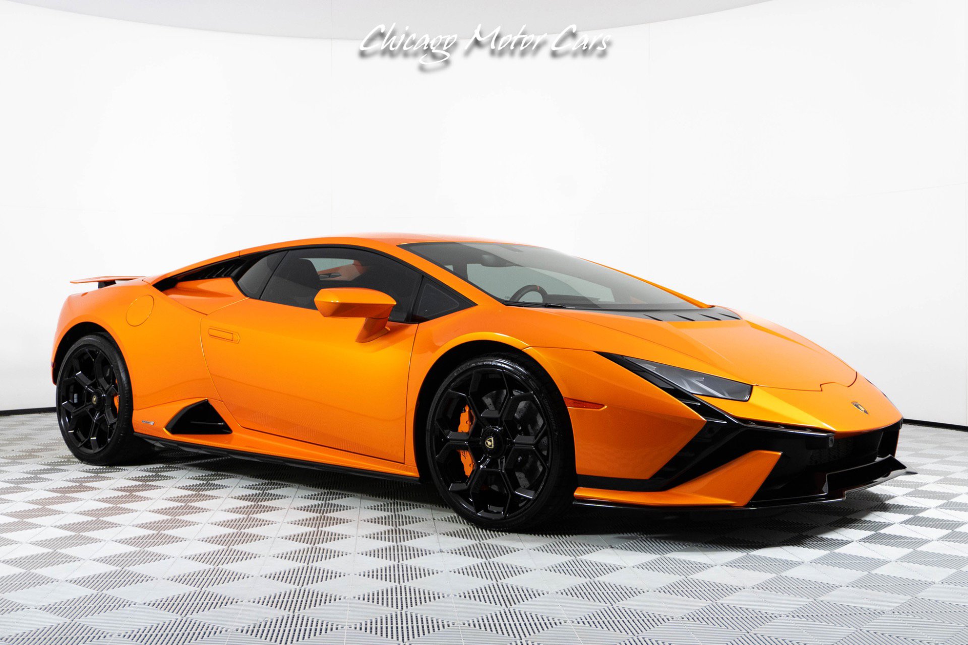 Used 2023 Lamborghini Huracan Tecnica image 8