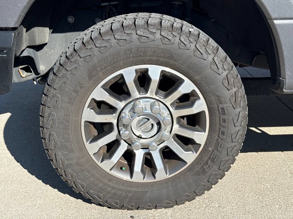 Used 2022 Ford F250 Lariat w/ Lariat Ultimate Package AWD/4WD image 2