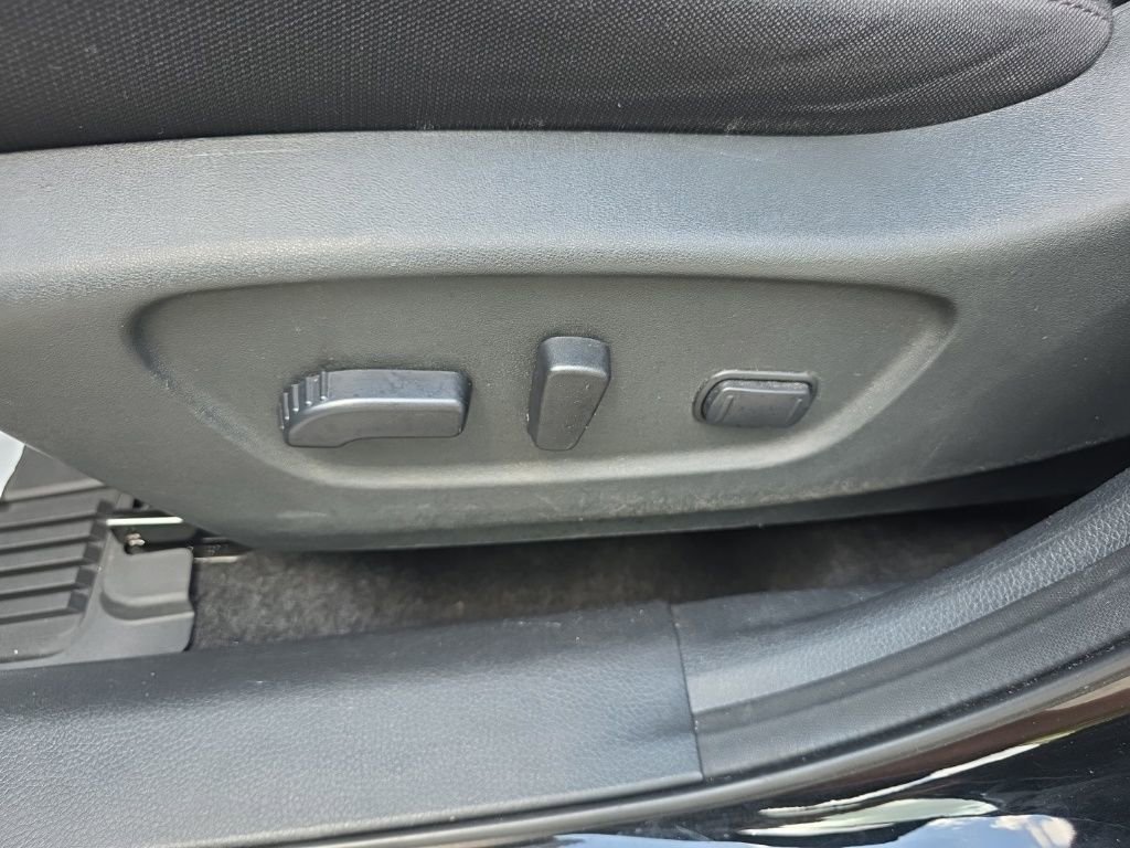 Used 2019 Nissan Rogue SV image 21