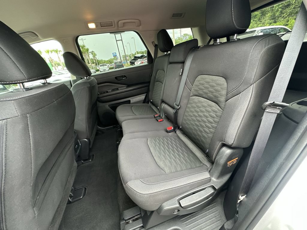 Used 2024 Nissan Pathfinder SV AWD/4WD image 21
