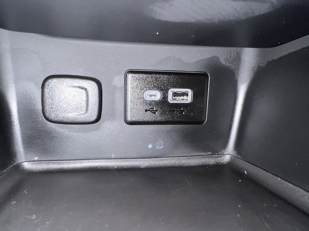 Used 2023 GMC Acadia SLE w/ Driver Convenience Package image 40