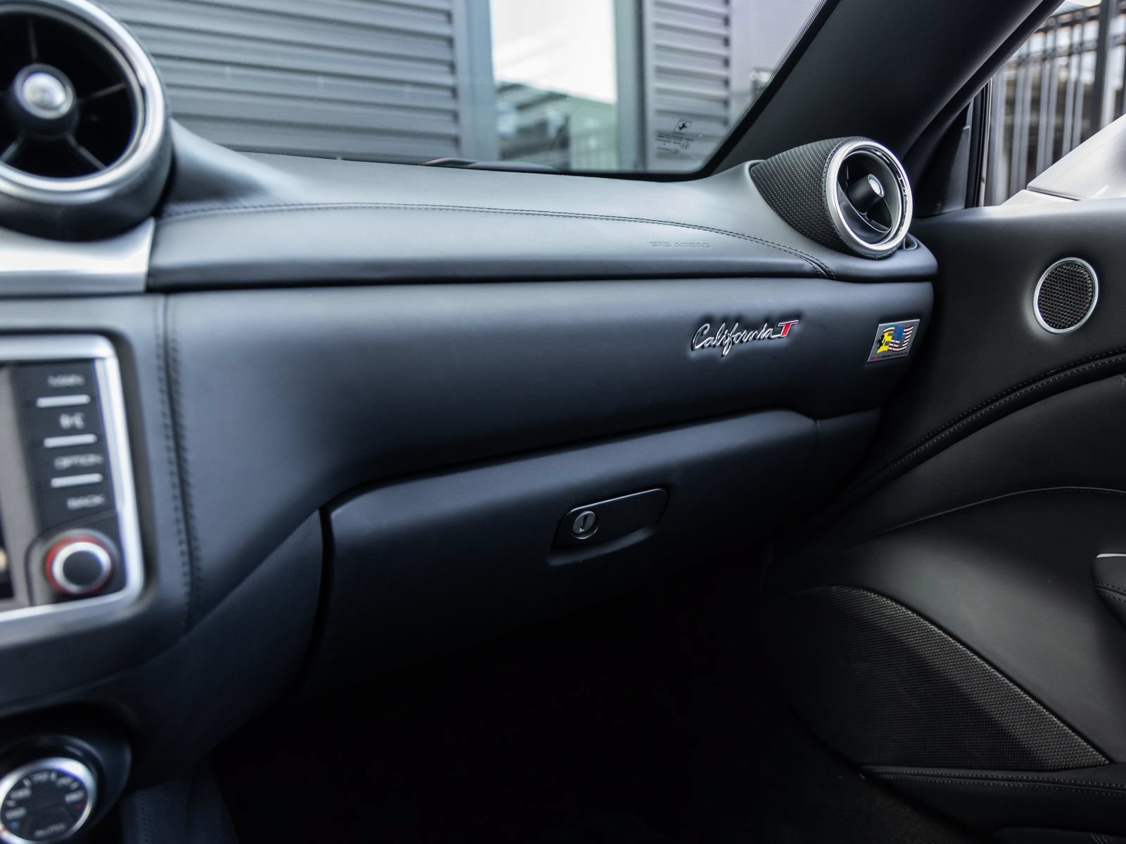 Used 2015 Ferrari California T RWD image 32