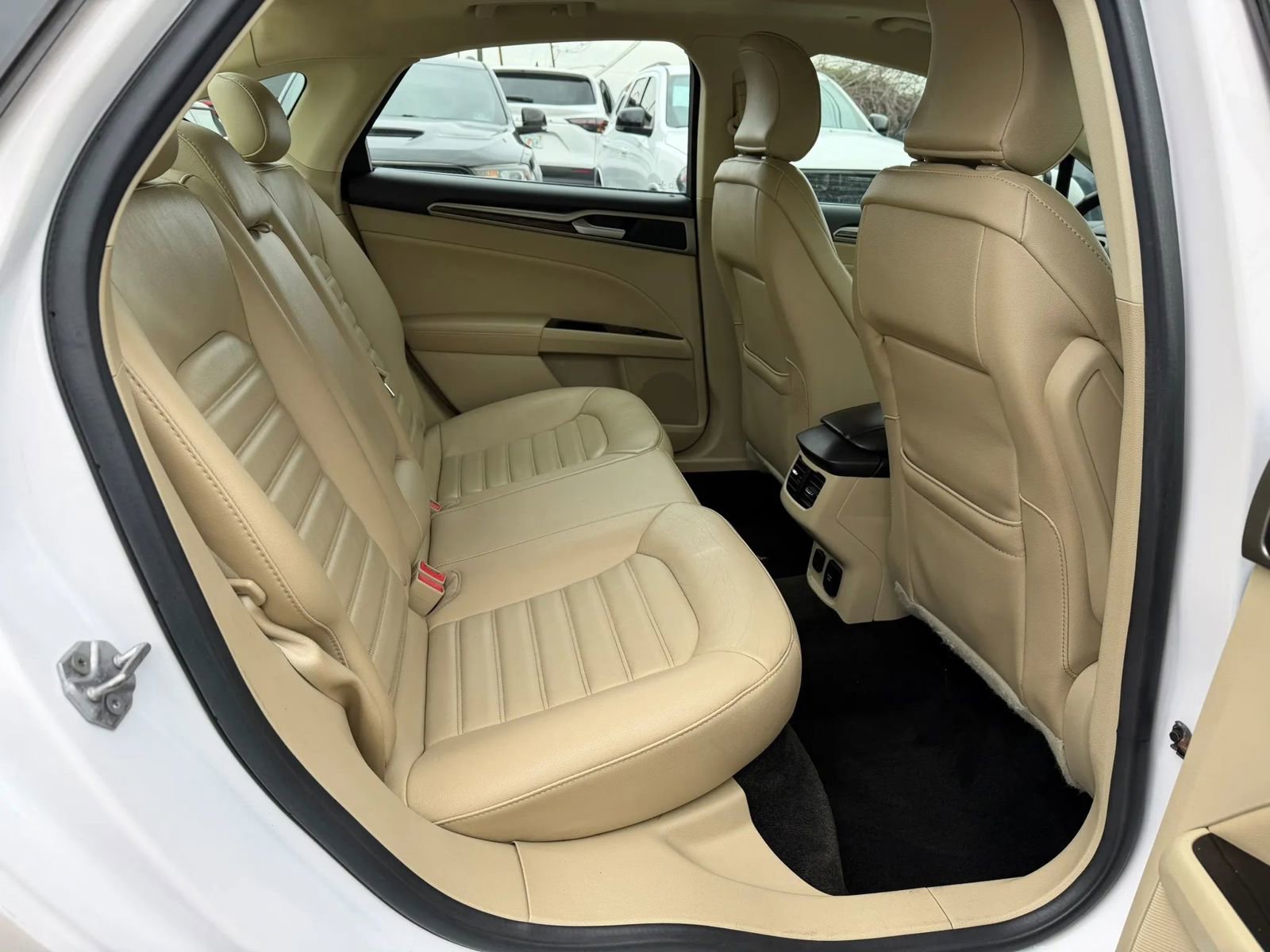 Used 2016 Ford Fusion SE w/ Equipment Group 502A image 21