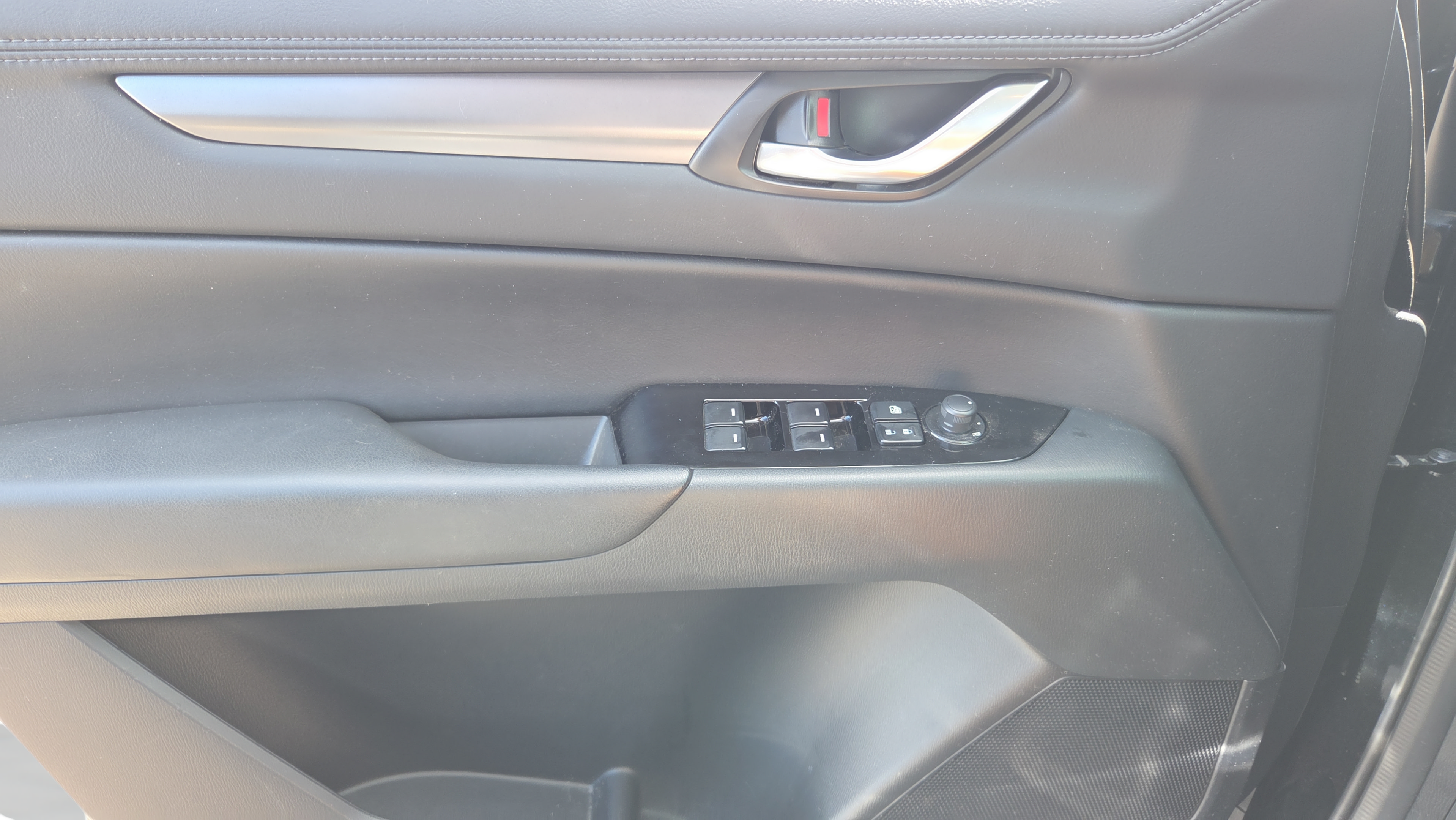 Used 2025 MAZDA CX-5 AWD 2.5 S w/ Select Package image 17