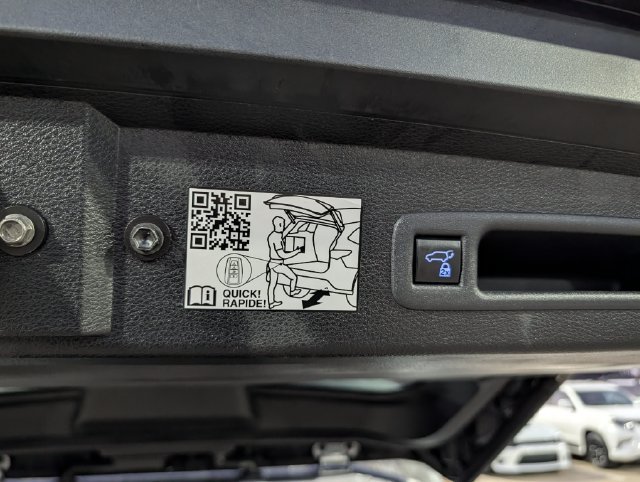 Used 2023 Toyota Sienna XSE w/ XSE Plus Package AWD/4WD image 29