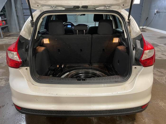 Used 2012 Ford Focus SEL image 25