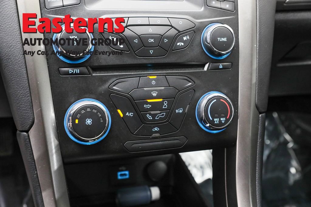 Used 2018 Ford Fusion SE image 20