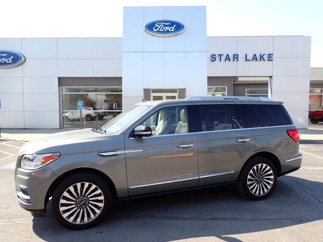 Used 2019 Lincoln Navigator Reserve image 1