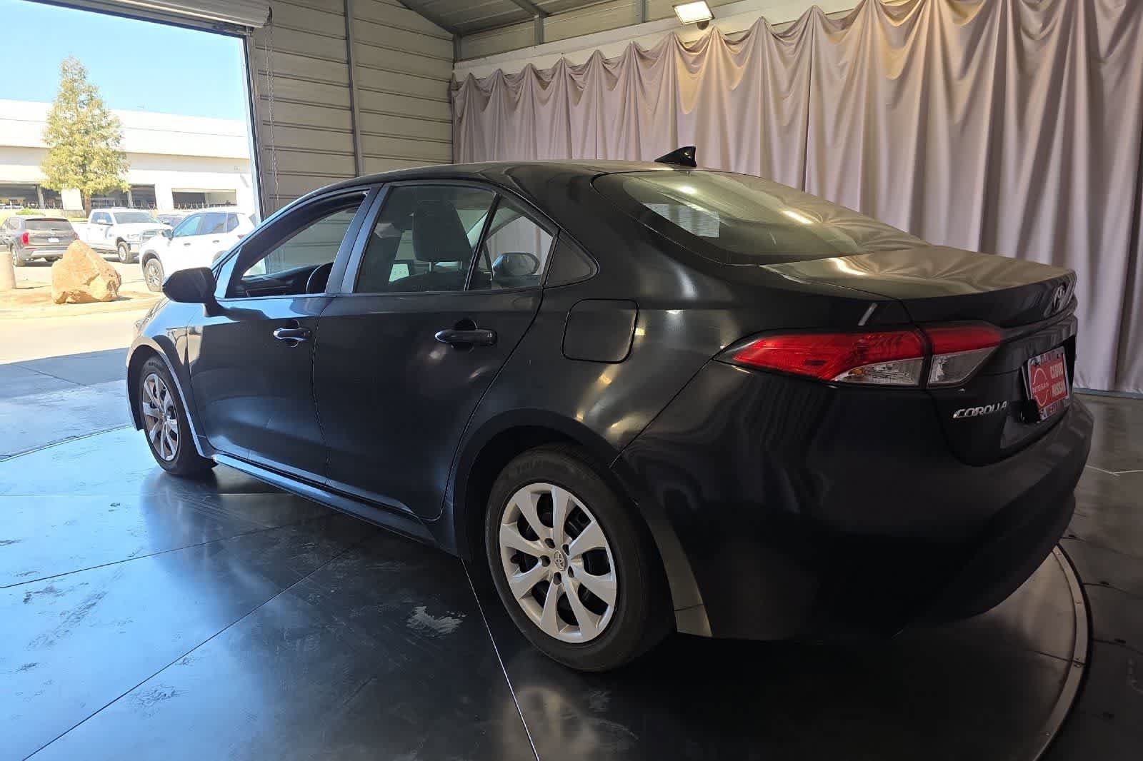 Used 2024 Toyota Corolla LE FWD image 7