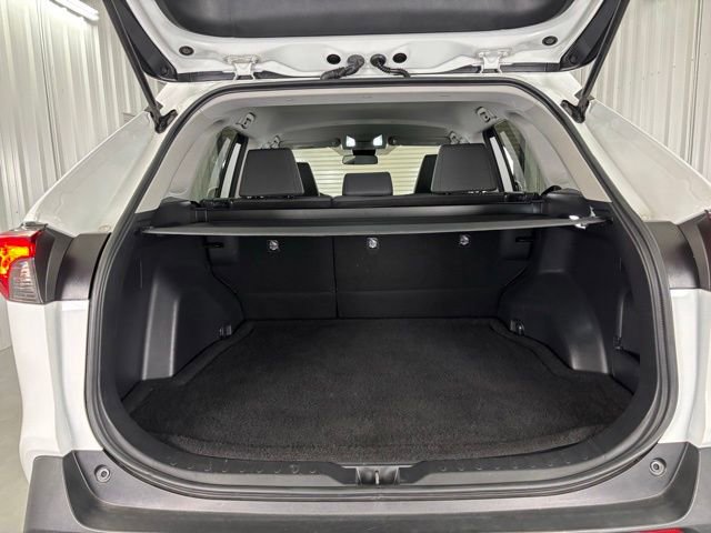 Used 2021 Toyota RAV4 XLE image 12
