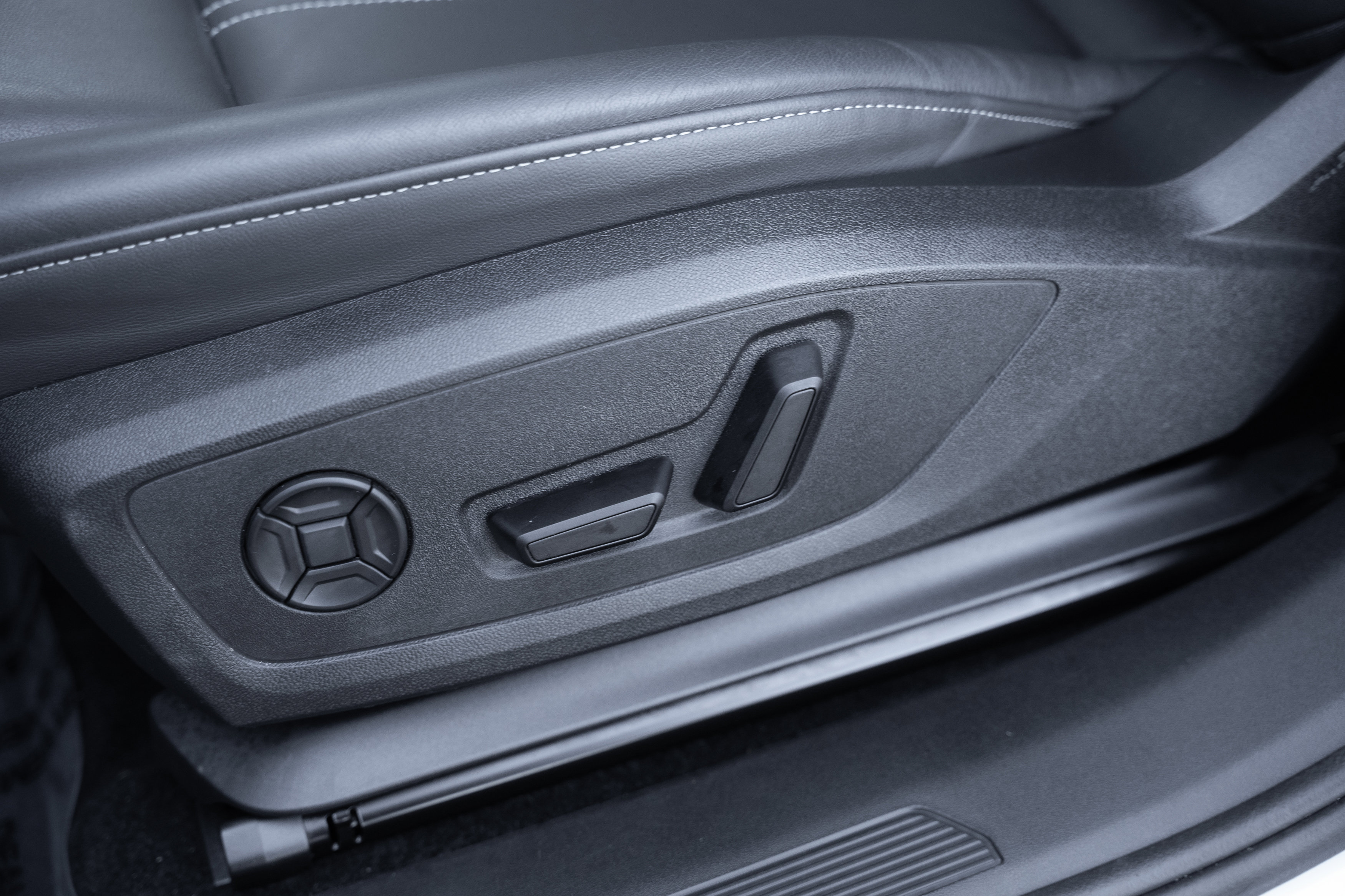 Certified 2024 Audi Q4 e-tron Premium Plus w/ Premium Plus image 21