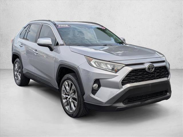 Used 2019 Toyota RAV4 XLE Premium FWD image 3