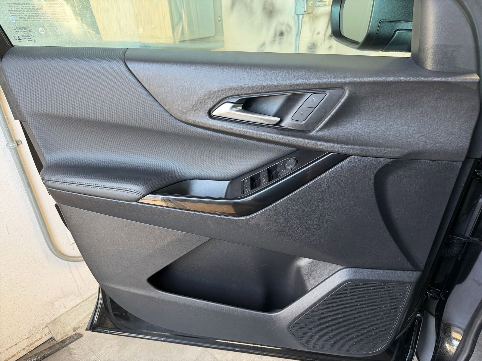 Used 2025 Chevrolet Equinox LT image 20