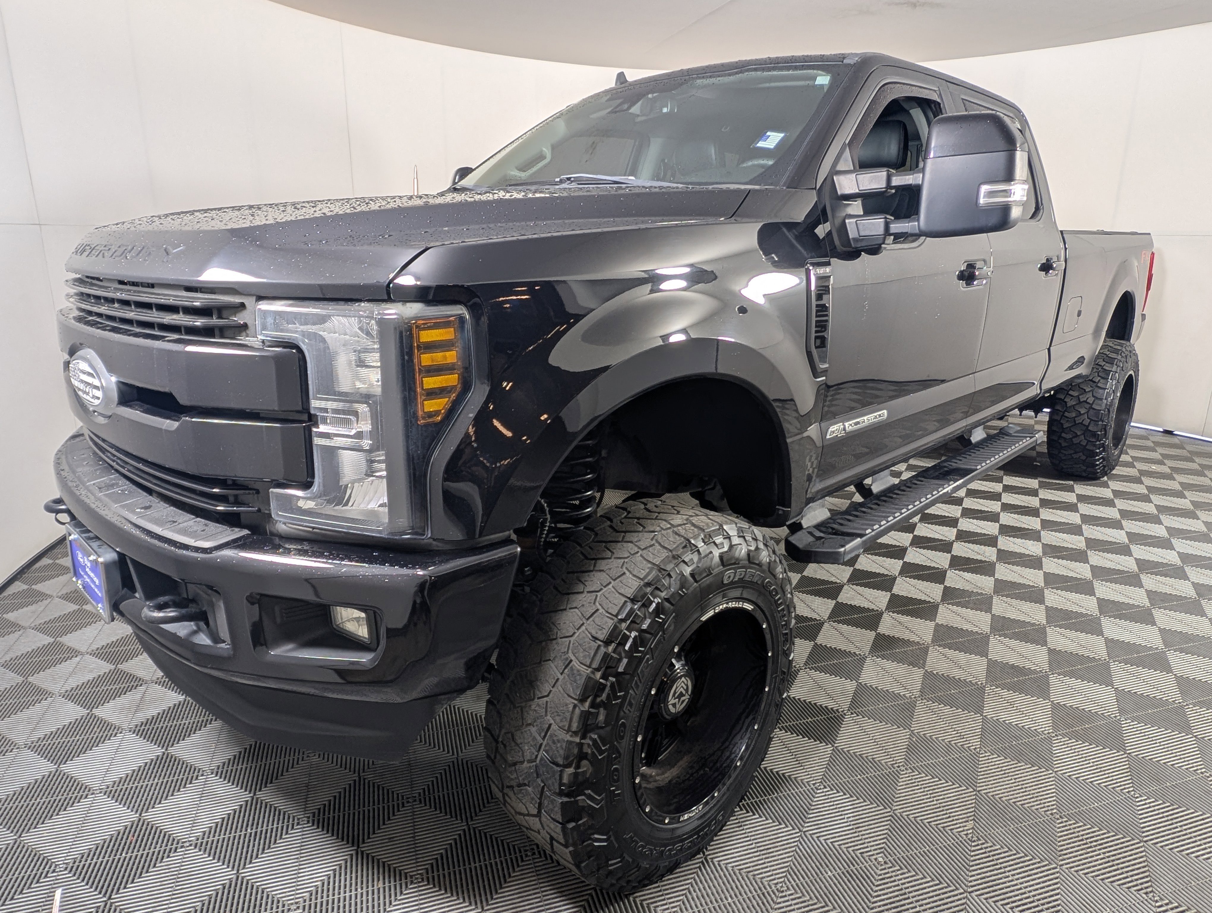 Used 2019 Ford F250 Lariat w/ Lariat Ultimate Package image 3