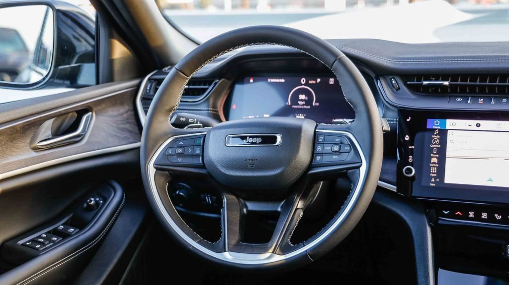 New 2026 Jeep Grand Cherokee Altitude RWD image 18