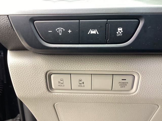 Used 2023 Kia Carnival LX FWD image 21