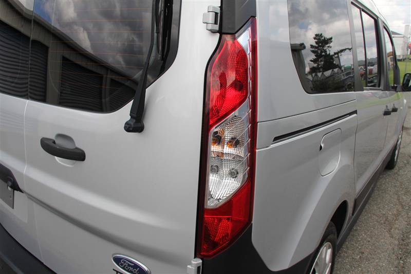 Used 2023 Ford Transit Connect XL FWD image 13