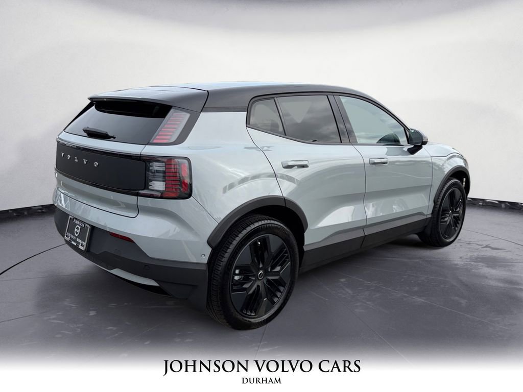 New 2026 Volvo EX30 Cross Country Ultra image 3