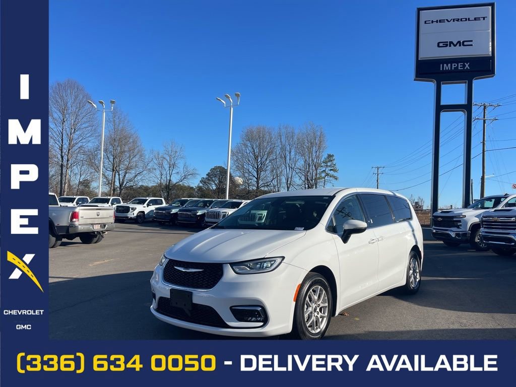 Used 2023 Chrysler Pacifica Touring-L