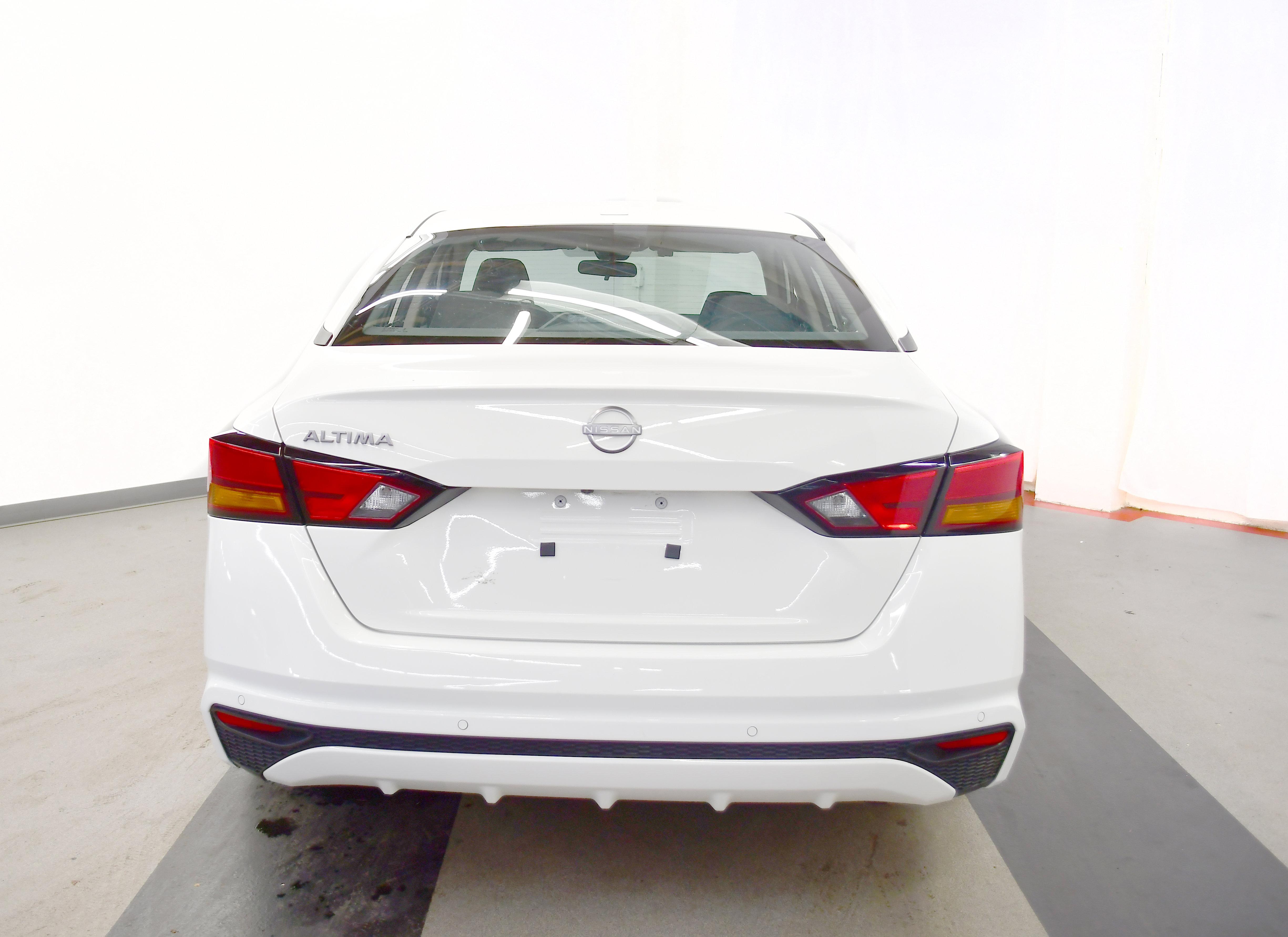 Used 2025 Nissan Altima 2.5 SV FWD image 6