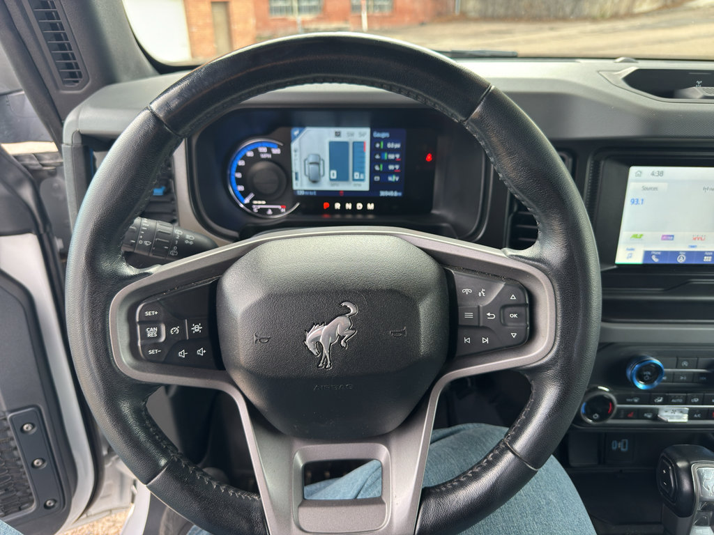 Used 2023 Ford Bronco Black Diamond w/ Sasquatch Package image 17