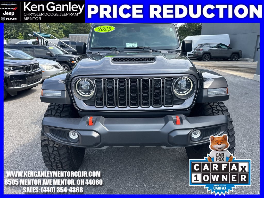 Used 2025 Jeep Gladiator Mojave w/ Convenience Group AWD/4WD image 2