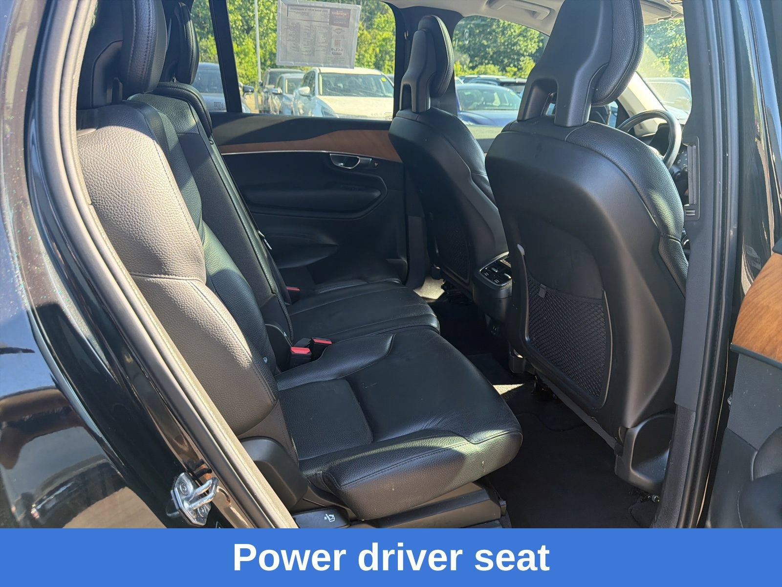 Used 2021 Volvo XC90 T6 Momentum AWD/4WD image 25