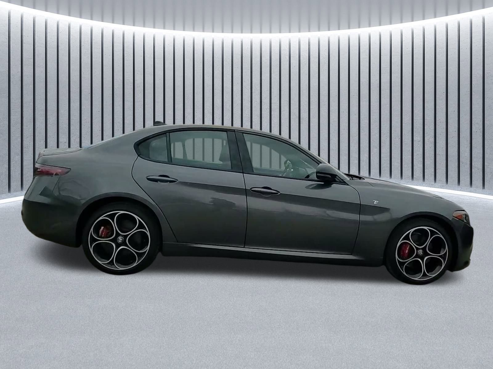 Used 2024 Alfa Romeo Giulia Ti image 5