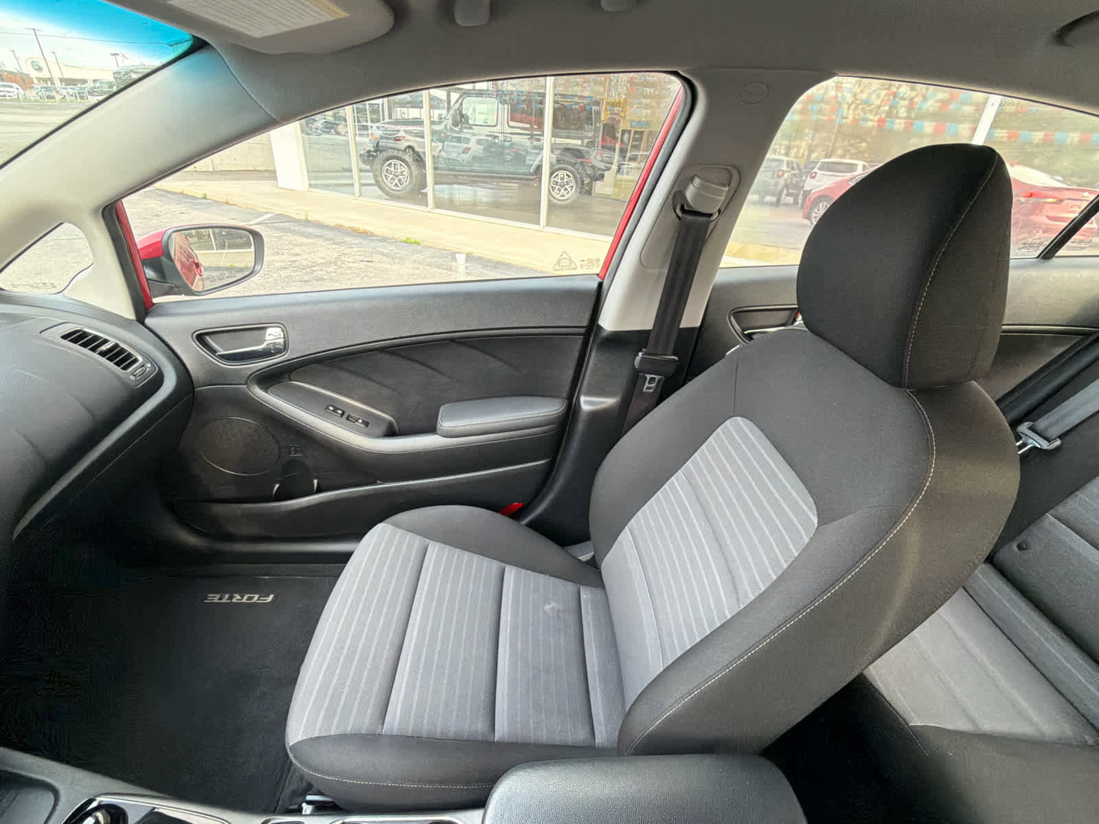 Used 2017 Kia Forte S w/ S Technology Package image 29