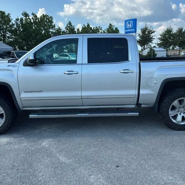 Used 2018 GMC Sierra 1500 SLT AWD/4WD image 3