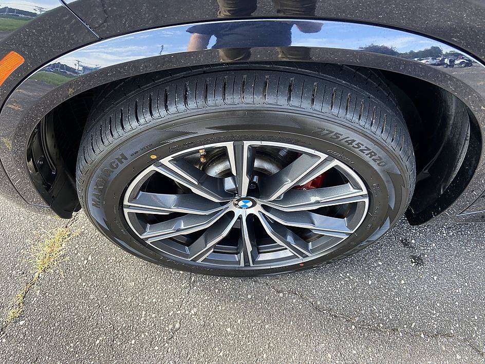Used 2019 BMW X5 xDrive40i w/ M Sport Package AWD/4WD image 9