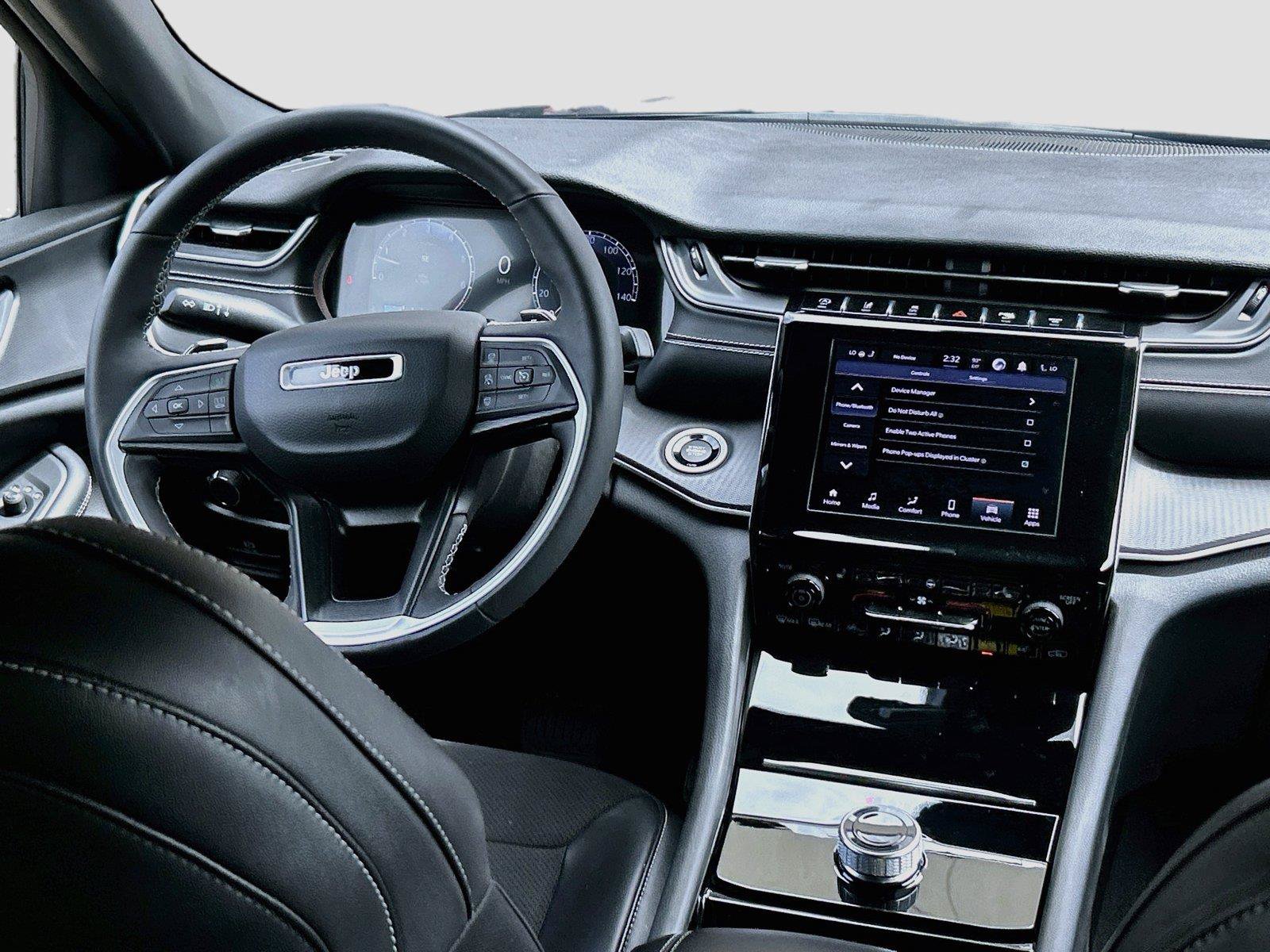 Used 2023 Jeep Grand Cherokee L Laredo AWD/4WD image 19