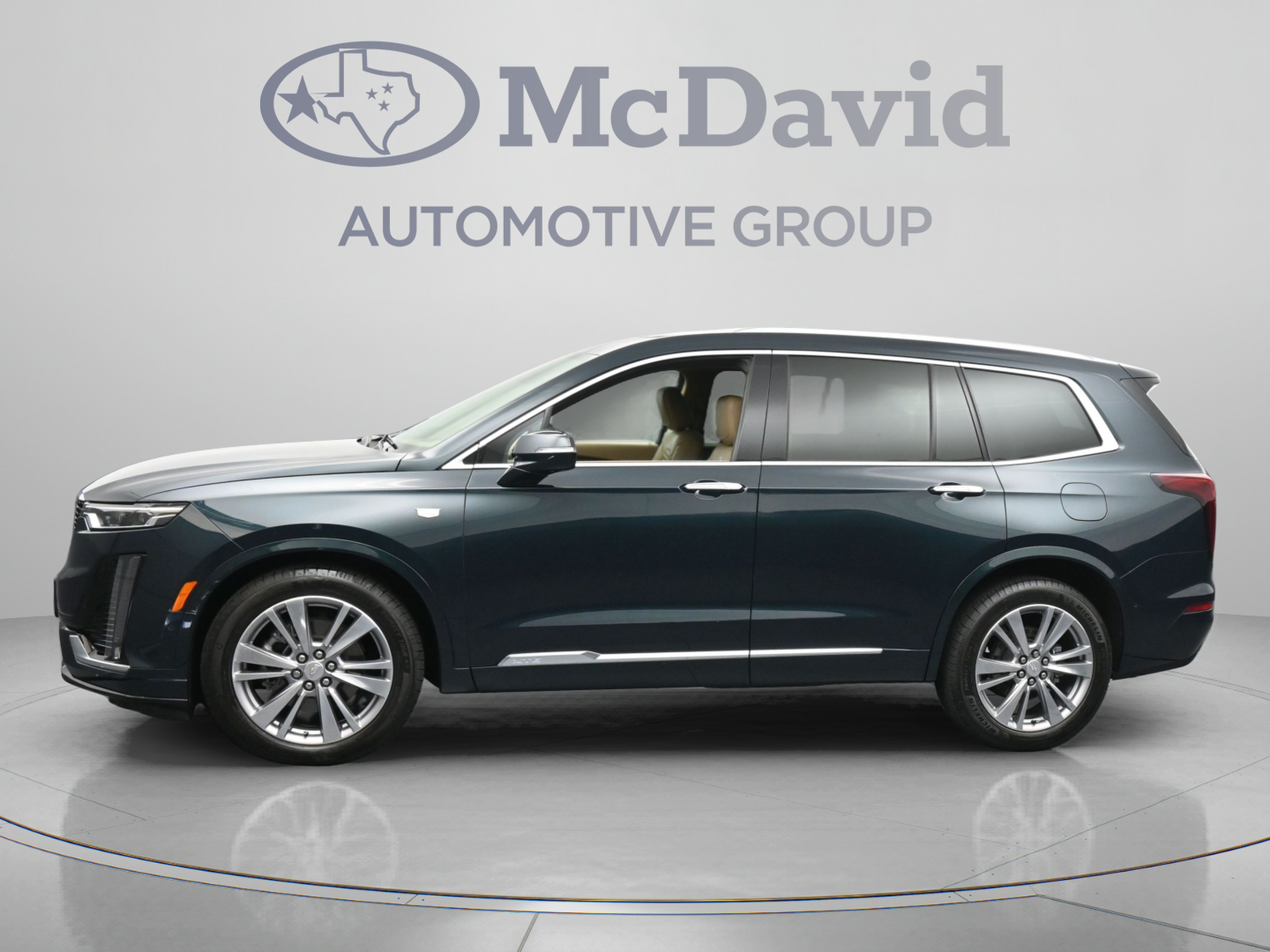Used 2024 Cadillac XT6 Premium Luxury w/ Platinum Package FWD image 5