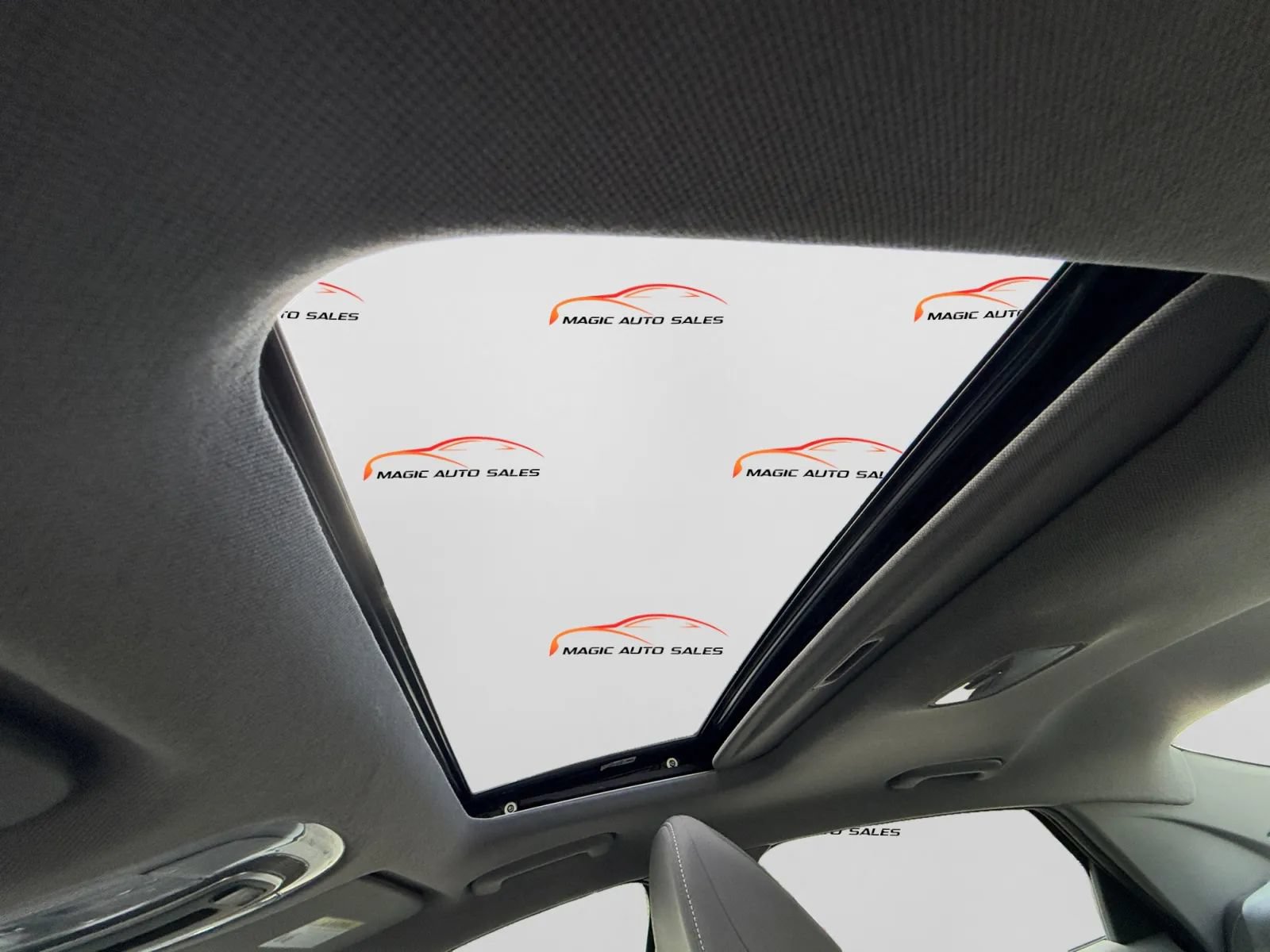Used 2025 Hyundai Elantra SEL FWD image 35