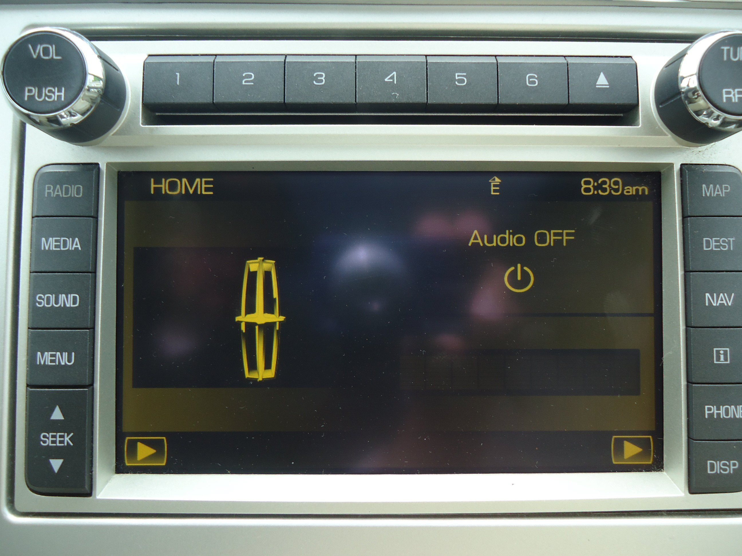 Used 2010 Lincoln MKX AWD image 16