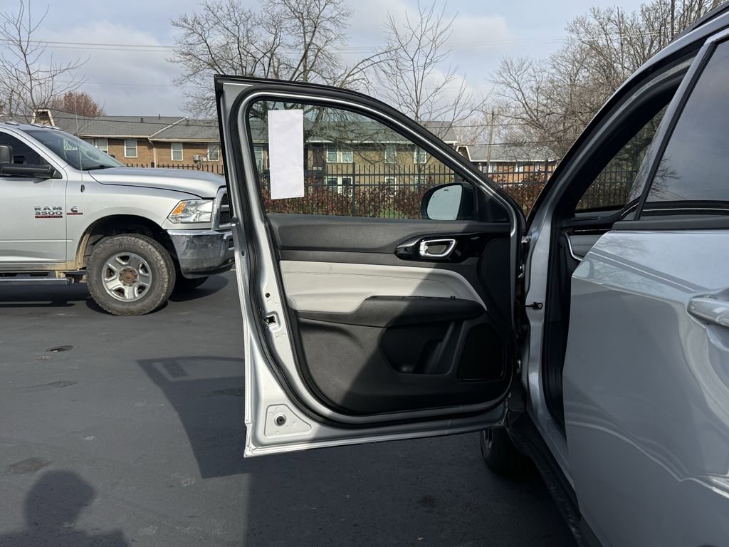 New 2026 Jeep Compass Limited image 10