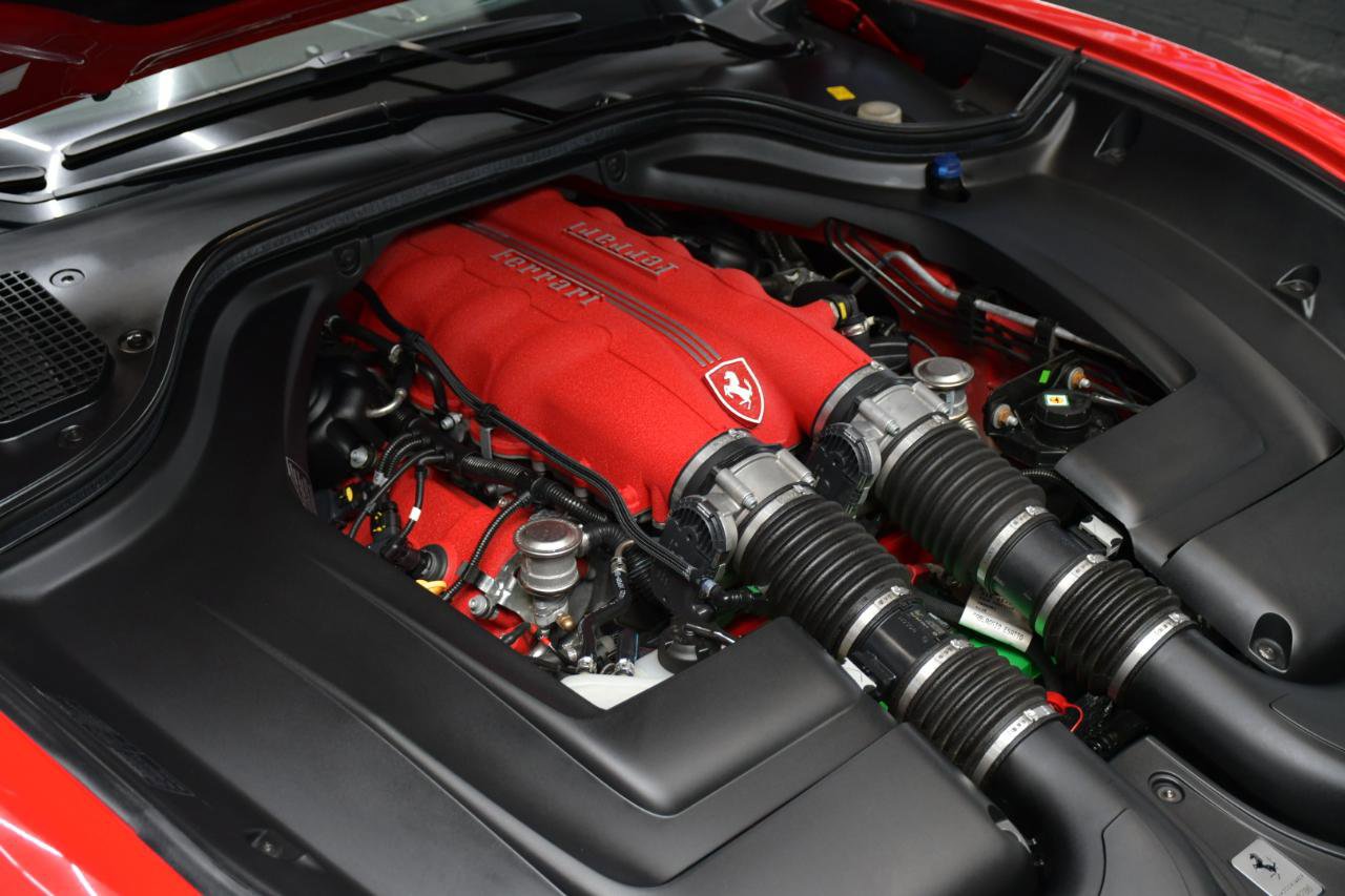 Used 2014 Ferrari California RWD image 18