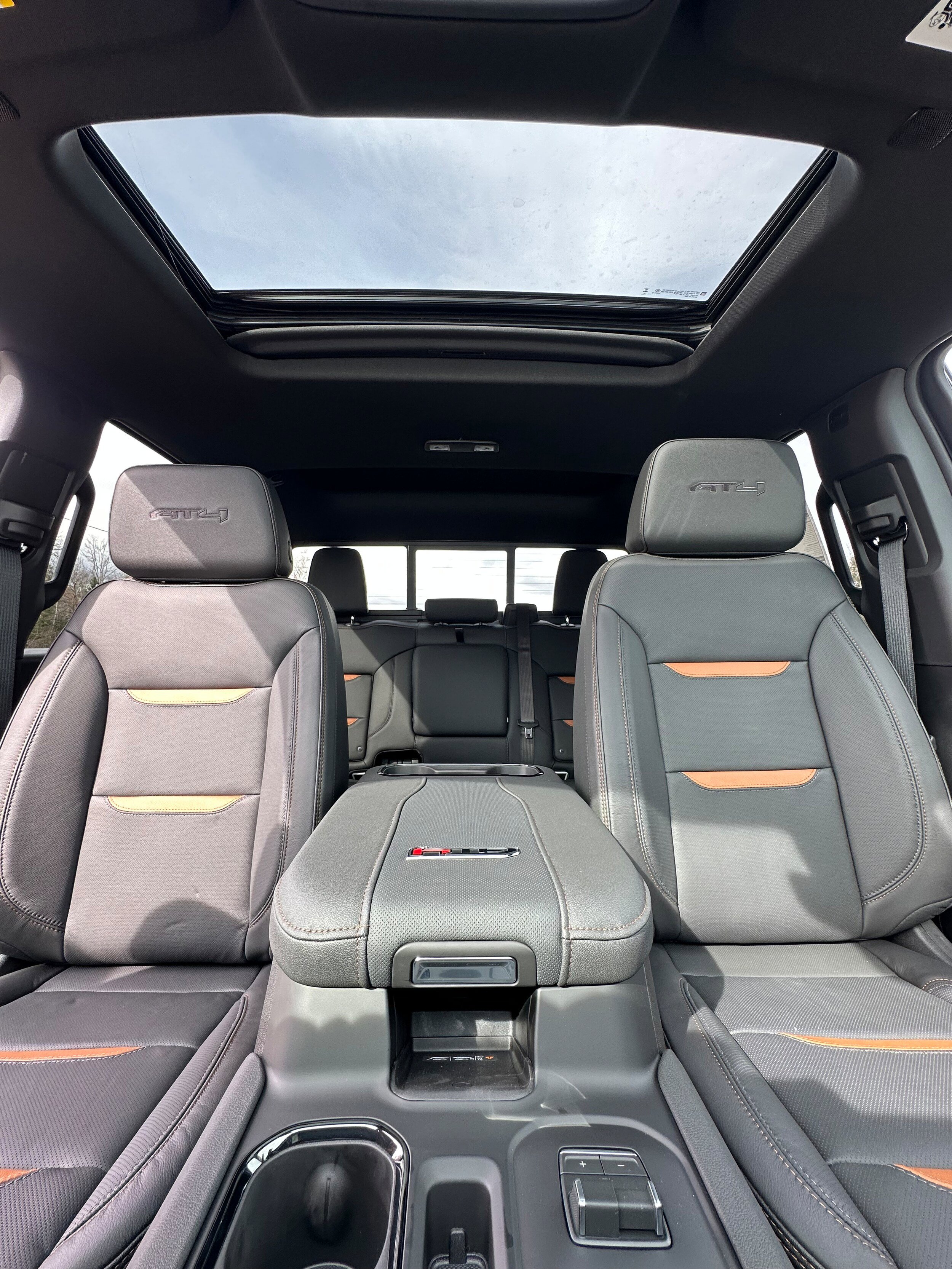 New 2026 GMC Sierra 2500 AT4 w/ Technology Package AWD/4WD image 27