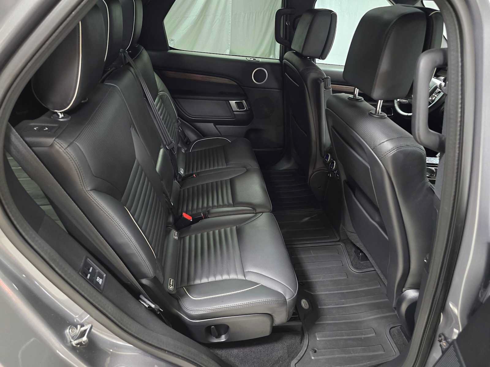 Used 2020 Land Rover Discovery HSE Luxury AWD/4WD image 12