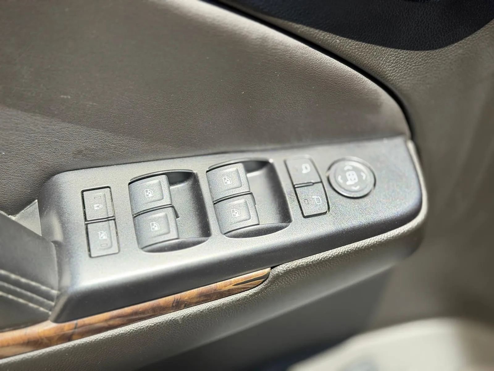 Used 2020 Chevrolet Suburban LT AWD/4WD image 29