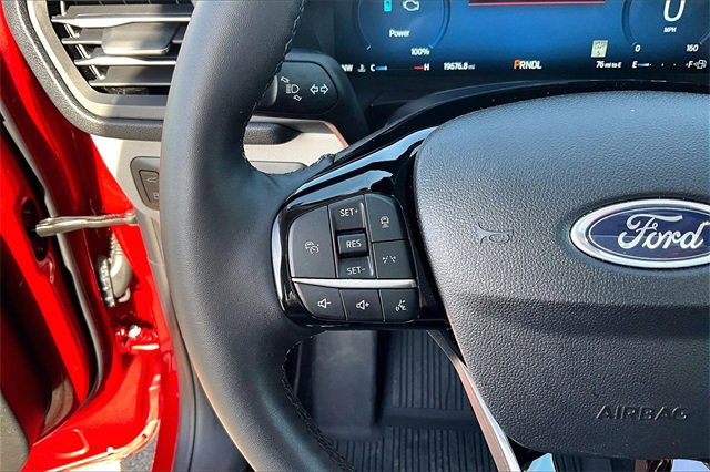 Certified 2025 Ford Escape Platinum image 18